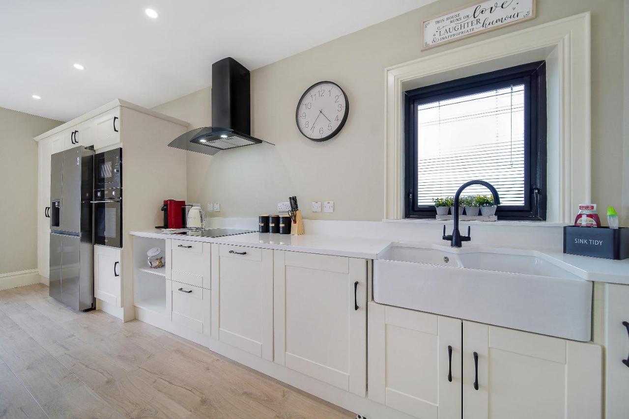 Seaview Lodge Apartment 'Sleeping 4 Guests' Rockstown 외부 사진